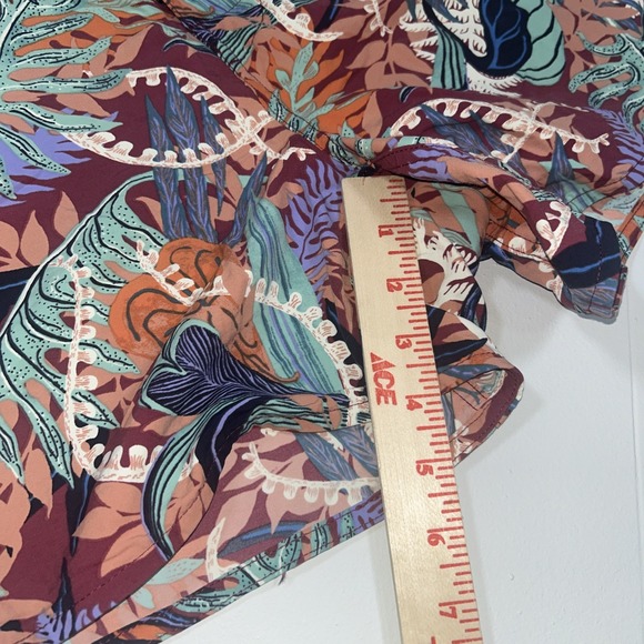 Patagonia 51884 Women's Multicolor Floral Leafy 5" Wavefarer Boardshorts Size 10 - Picture 9 of 9